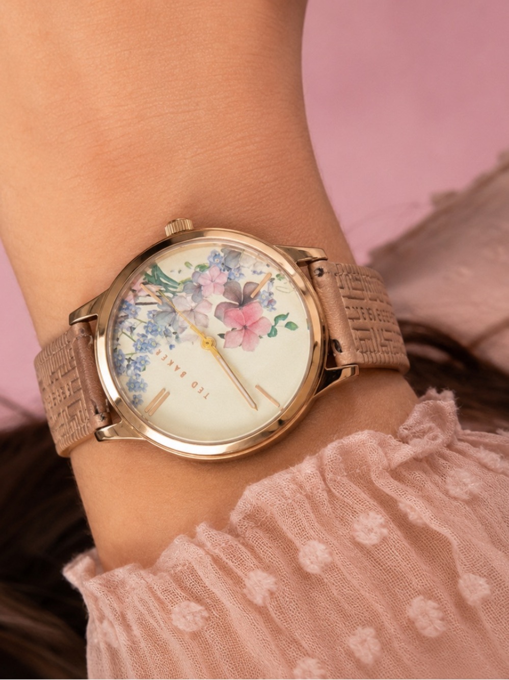Ted Baker LikeNew Floral Leather Watch w/ new battery - Picture 2 of 4